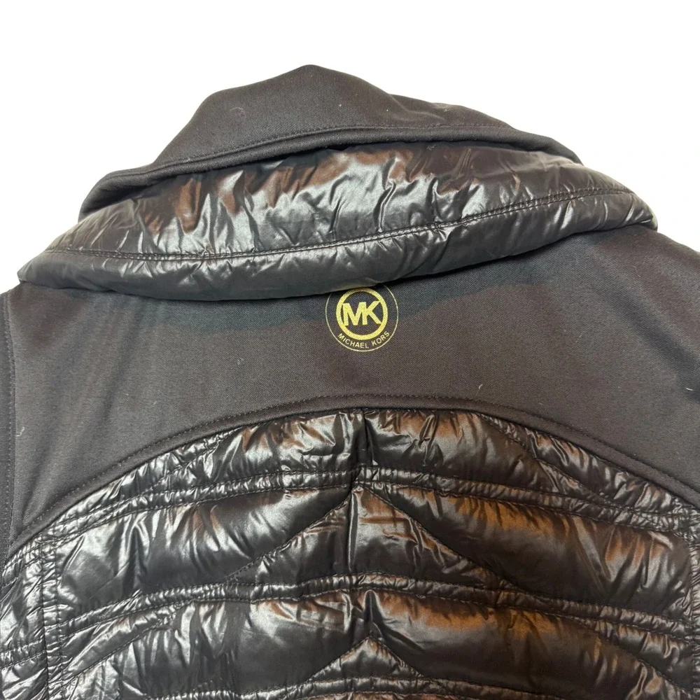 Michael Kors Womens Black Quilted Puffer Vest Gold Logo Zipper Collar Size Small